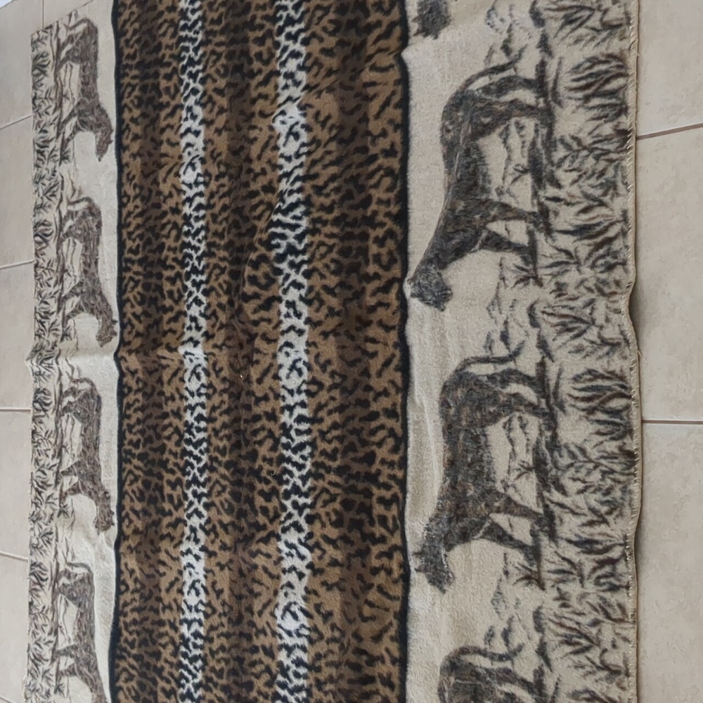 Beautiful Large Vintage Alpaca Wool Peruana Blanket 73x42